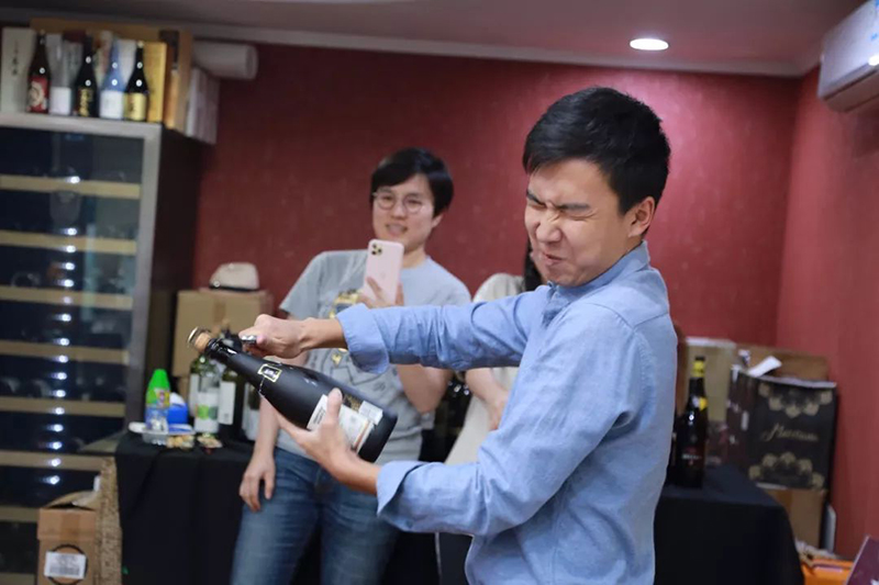 品酒開(kāi)瓶