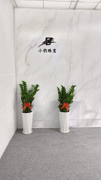 學(xué)校門口